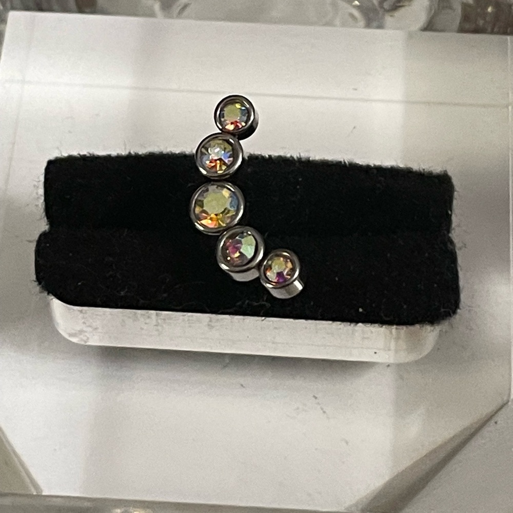 1Pc Iridescent CZ 16g- Surgical Stainless Cartilage/ Helix/Tragus Stud NWT - Picture 3 of 13
